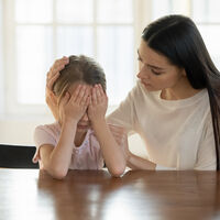 La caja de la calma para ayudar al niño a tranquilizarse ante un estallido emocional: en qué consiste y cómo utilizarla