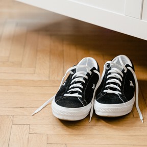Este organizador de zapatos de Maisons du Monde es bonito y estiloso: permite guardar hasta 16 pares y ahora cuesta la mitad