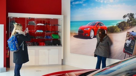 Publicidad Tesla Motors