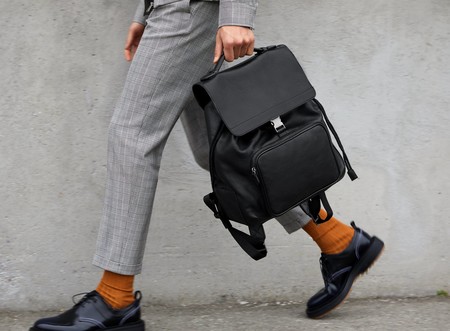 Con éstos bolsos y mochilas sobrevivirás a las lluvias con estilo este verano