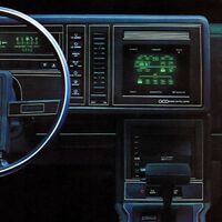Mucho antes que iPhone o Tesla, el Buick Riviera de 1986 fue el primer coche con una pantalla táctil. Nadie sabía utilizarla 