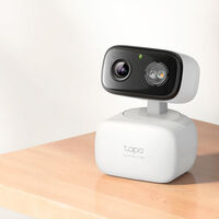 Cámara de seguridad con diseño único y grabación en 2K. Es para exteriores e interiores  