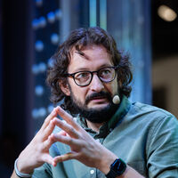 "No podemos delegar en una ley el papel de las familias": Alberto Soler, sobre la ley de protección de los menores en internet