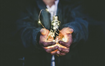 He probado muchos trucos y consejos para ahorrar en la factura de la luz: estos son los que me han funcionado y los que no