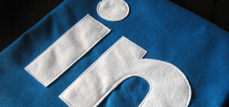 LinkedIn se sigue reinventando y añade una sección de trending topics a lo Facebook 