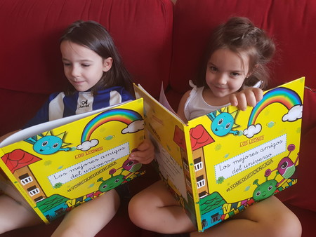"Los mejores amigos del universo", el cuento personalizado y gratuito que reúne a los compañeros de clase en una emotiva historia