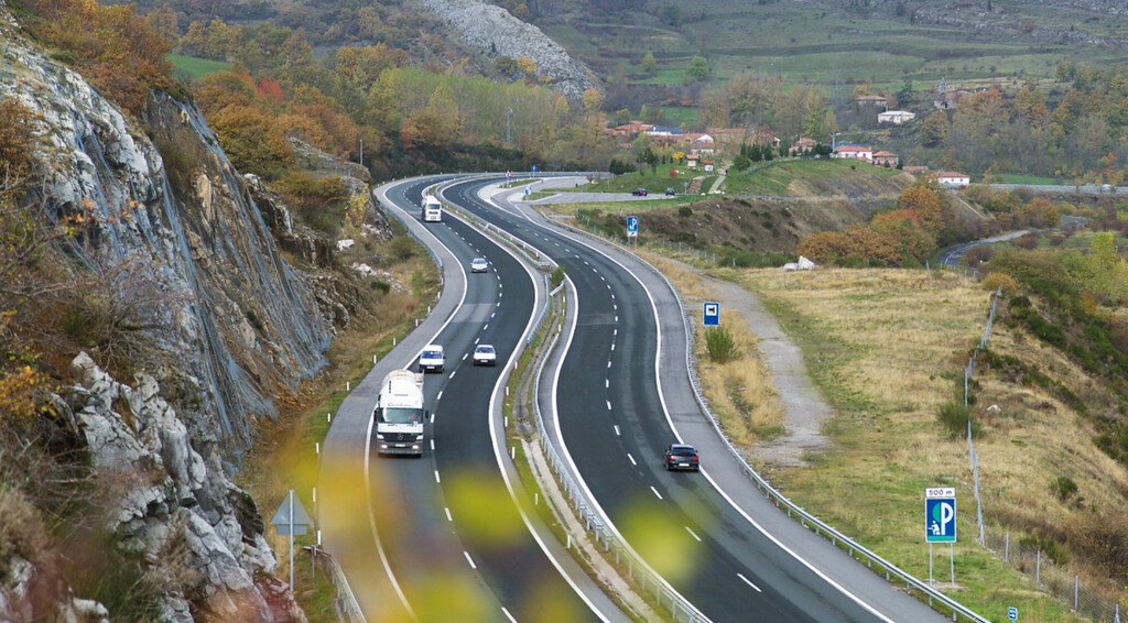La AP-66 lleva dos años en obras y cobrando el peaje completo. La Fiscalía de Asturias quiere saber si eso es legal