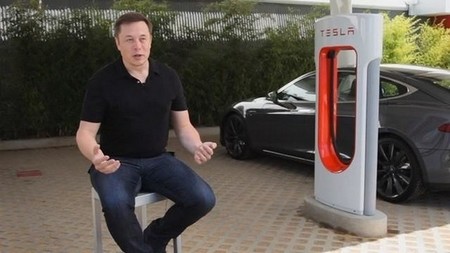 Tesla Supercargador Musk