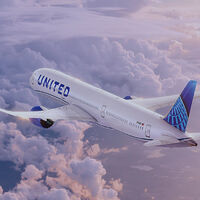 Una aerolínea ha tomado la decisión que, en secreto, anhelas desde hace mucho: prohibido ver vídeos del móvil sin cascos