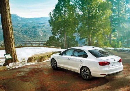 02-jetta-hybrid.jpg