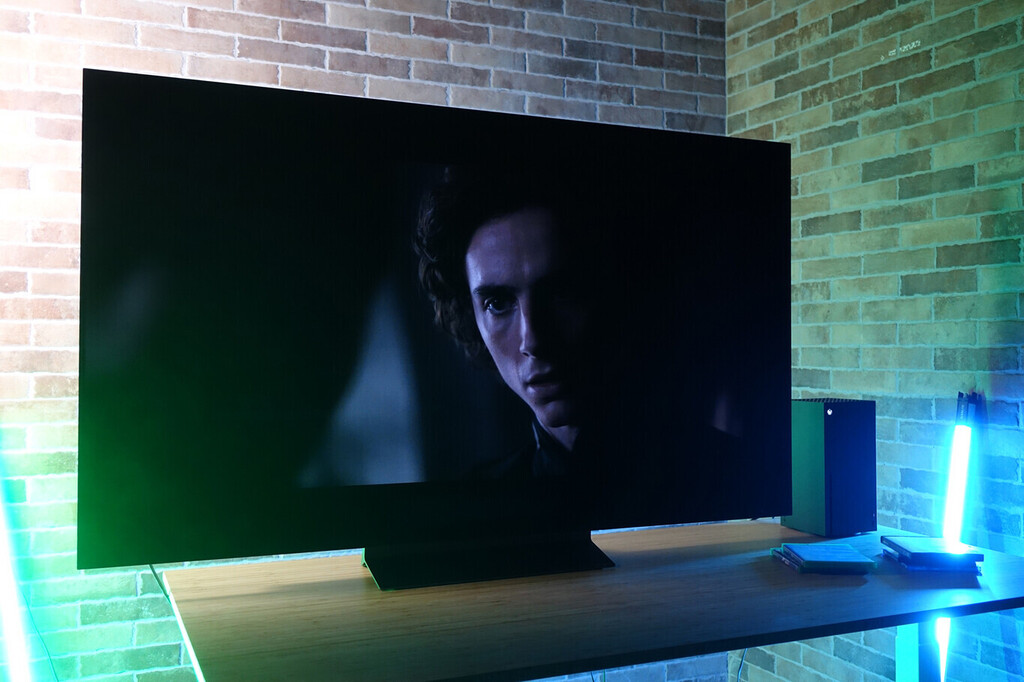 Poder ver la tele en salas con mucha luz y sin que se degrade la calidad de imagen: así quiere conseguirlo el nuevo Filmmaker Mode  