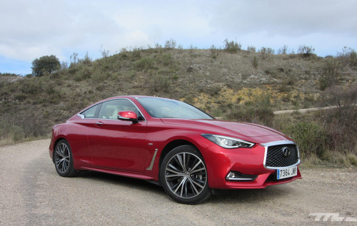 Hemos conducido el Infiniti Q60, un nuevo y equilibrado coupé que no solo destaca por su diseño