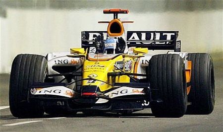 Fernando Alonso logra una brillante victoria bajo la noche de Singapur