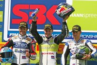 Superbikes Alemania 2010: Biggi sexto todavía no saca puntos suficientes para ser campeón