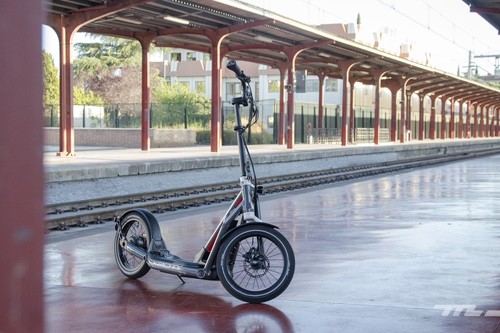 Probamos el BMW X2 City: un patinete eléctrico de 2.400 euros que va sobrado de todo