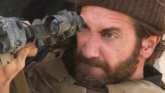El thriller bélico 82/100 de Guy Ritchie con Jake Gyllenhaal que arrasó en Prime Video… pero se mereció más en cines