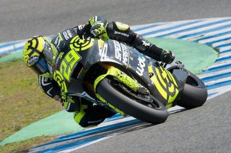 MotoGP España 2011: Iannone machaca desde atrás