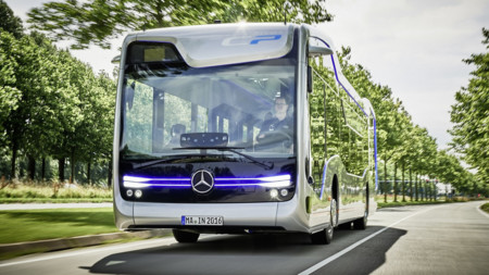 Mercedes-Benz Future Bus: un autobús autónomo que ya ha rodado por sí mismo en Amsterdam