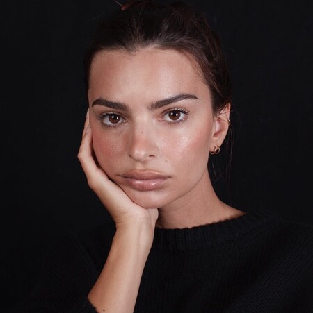 La modelo Emily Ratajkowki no revelará el sexo de su bebé hasta que "tenga 18 años y nos lo diga"
