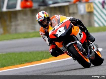 Incontestable triunfo de Dani Pedrosa sobre el asfalto de Montmeló
