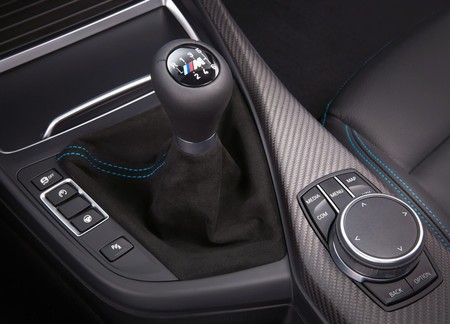 Los deportivos manuales ya no son mejores, pero BMW los seguirá fabricando porque todavía los compras