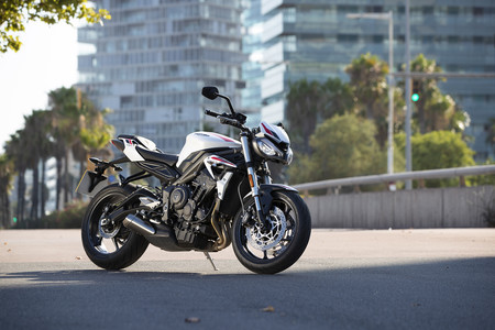 ¡Más leña para el carnet A2! La nueva Triumph Street Triple S llegará en primavera disfrazada de RS