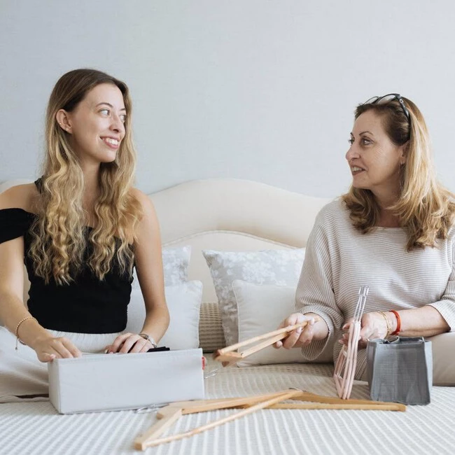 Julia Y Natalia Expertas En Limpieza El Suavizante Es Mano De Santo Para Eliminar El Polvo Y Evitar Malos Olores En Casa