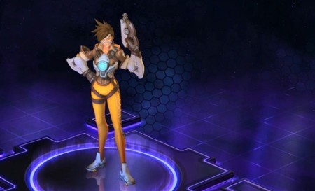 Tracer es la nueva estrella de Blizzard y demuestra por qué en su tráiler de debut para Heroes of the Storm