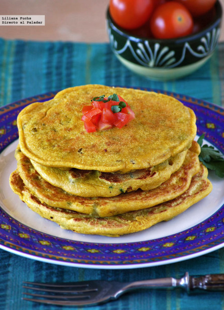 Tortitas saladas de guisantes con harina de garbanzo. Receta vegana sin gluten