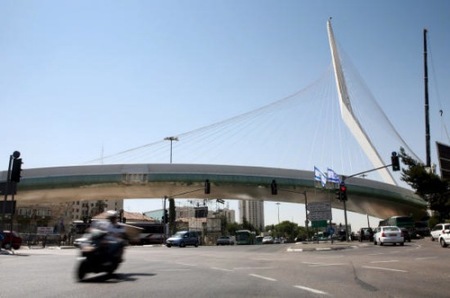 Jerusalén: un tranvía antibalas