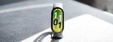 He probado ya la Xiaomi Smart Band 10 y os lo garantizo: parece la pulsera inteligente de siempre, pero es mejor que nunca