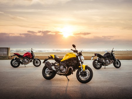 Ducati Monster 821, la hermana menor hereda los juguetes de la 1200