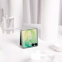 Celular plegable con dos pantallas y poderoso chip de 2 nanómetros. Tiene un descuentazo con este código