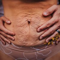 El precioso mensaje de un padre acerca del cuerpo postparto de su pareja