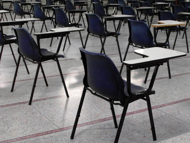 Table Chair Seating Alone Hall Sitting 1341679 Pxhere Com