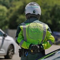 El airbag llega a los motoristas de la Guardia Civil. La DGT se gastará 2,5 millones euros en protecciones 