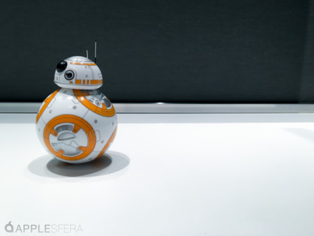BB-8 te acompañará mientras ves Star Wars reaccionando ante la película