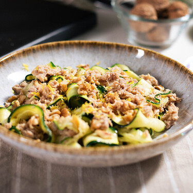 La cena ligera y fácil con calabacín y atún de lata: lista en 10 minutos, alta en proteínas y muy saludable