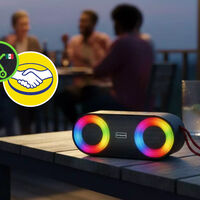 Mercado Libre tiene esta bocina portátil con calificación casi perfecta en oferta: incluye radio FM y es resistente al agua 