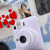 Tu foto al instante: la cámara perfecta para la cita de San Valentín; Instax Mini 12
