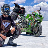 Ni BMW GS ni Honda Africa Twin. Un español ha recorrido el mundo en una Kawasaki ZX-6R con neumáticos de tacos 