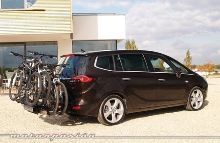 Opel-Zafira-Tourer-11
