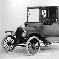 Este vídeo de la fabricación de neumáticos del Ford Model T en 1922 es lo más vintage que verás hoy