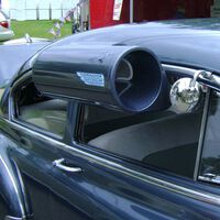 A simple vista parece un misil, pero en realidad este invento era lo mejor que existía para refrescar el interior de un coche antes de que el aire acondicionado se hiciera popular