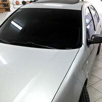 En México es legal oscurecer las ventanas del auto, pero no todas; multa de hasta 3,519 pesos si cometes este error
