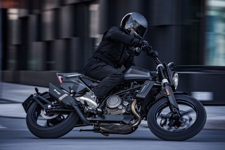 Husqvarna Svartpilen 701 2019: 75 CV para 158 kg de pureza y diversión nórdica