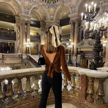 Novedad en Lefties: el cárdigan color chocolate con perlas que elevará todos los looks de diario fácilmente 