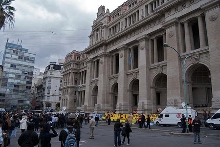 La presentación de la demanda por parte de Hacienda, en caso de delito fiscal, no interrumpe el plazo de prescripción