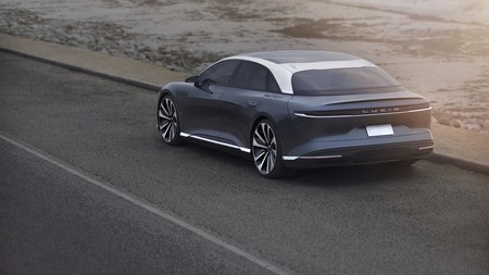 Mejor que Tesla y el Porsche Taycan: el Lucid Air promete recargar 483 km de autonomía en 20 minutos