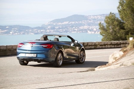 Opel Cabrio 2013, vista posterior